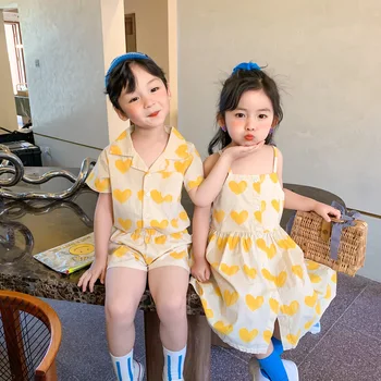 Estilo coreano de Verão meninos coração impresso conjuntos de roupas de bebê meninas de moda single-breasted escorregar vestido de criança roupas de menina